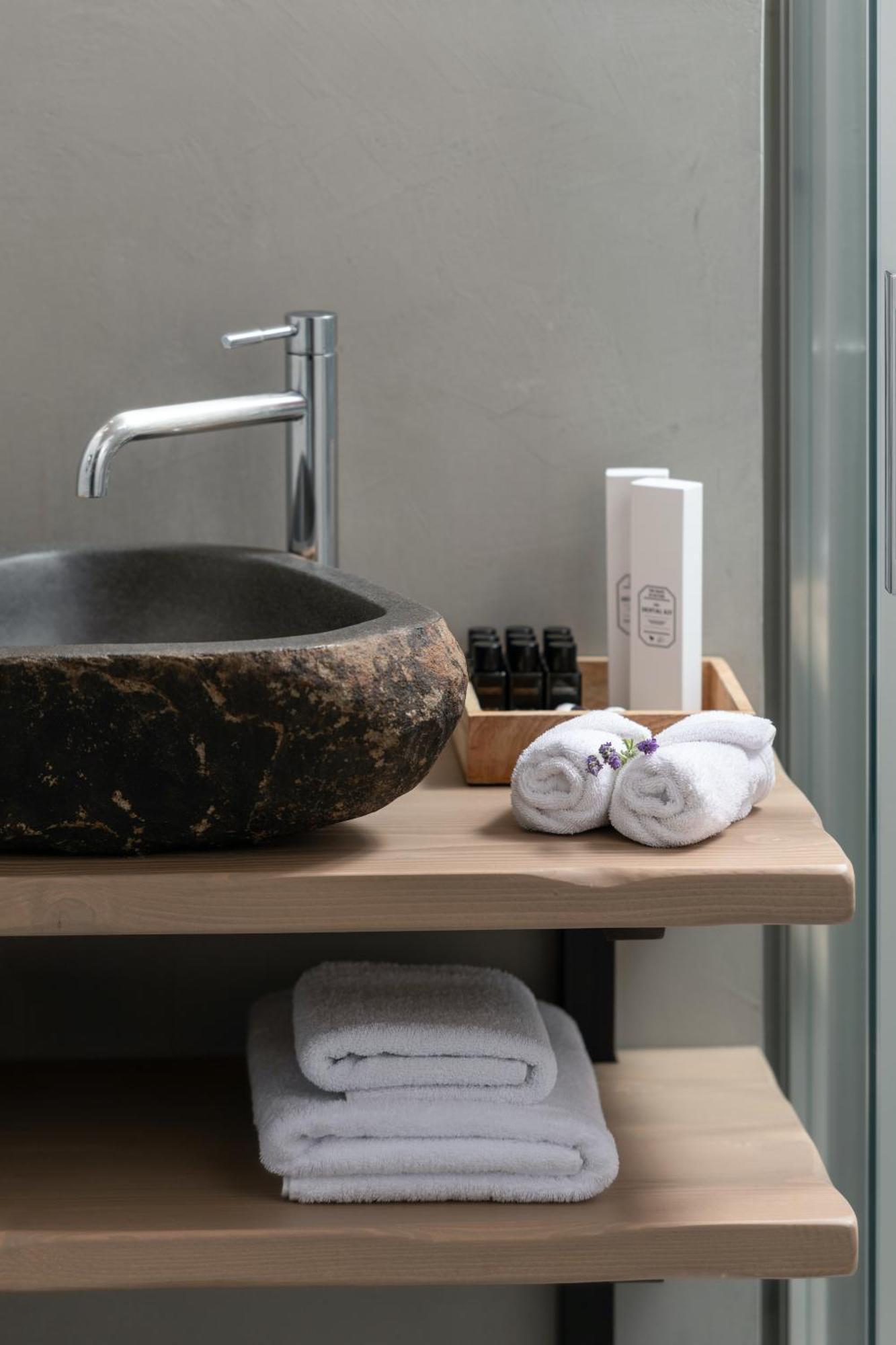 Evora Luxury Suites Mega Chorio Экстерьер фото