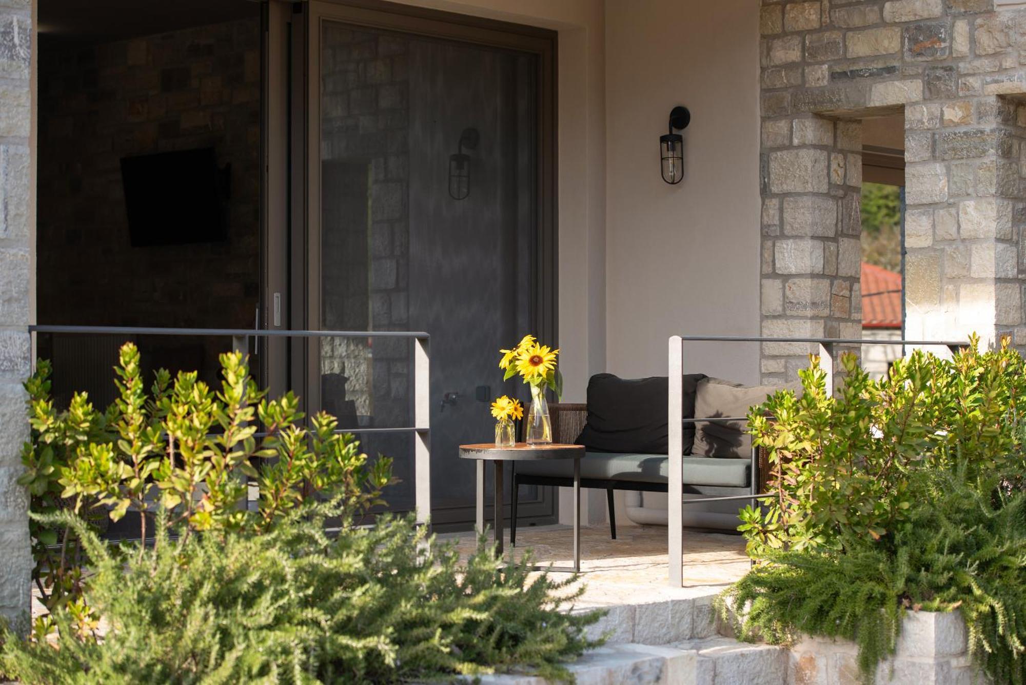 Evora Luxury Suites Mega Chorio Экстерьер фото